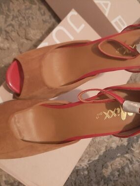 Peep-Toe Tan Suede Sandals with Pink Trim